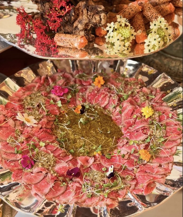Carpaccio com flores